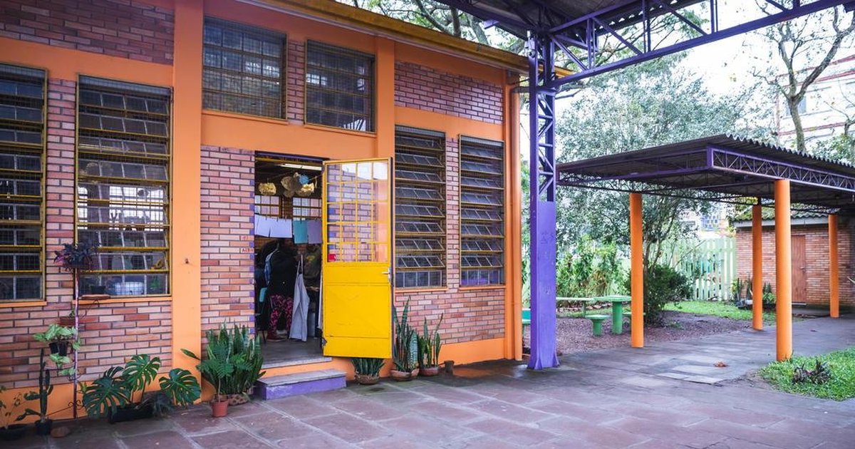 Escola de Porto Alegre faz evento para marcar quatro anos em que prefeitura tenta fechála GZH Escola de Porto Alegre faz evento para marcar quatro anos em que prefeitura tenta fechála GZH