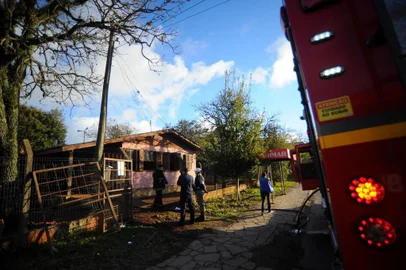  CAXIAS DO SUL, RS, BRASIL 10/07/2018Insêndio em casa no bairro Santa Lúcia, próximo ao supermercado Savi. (Felipe Nyland/Agência RBS)