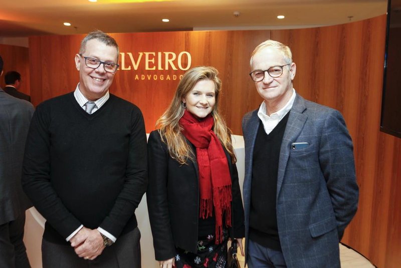 Inauguração da nova sede da Silveiro Advogados. Na foto: Alberto Brentano, Daniela Tumelero e Carlos Biedermann