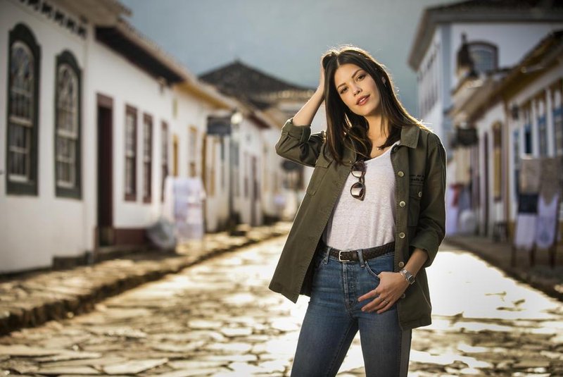 Cris (Vitória Strada) em Espelho da Vida, novela das seis da Globo que tem estreia para setembro de 2018.