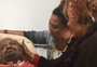 Alcione faz visita e canta para Arlindo Cruz após sambista receber alta