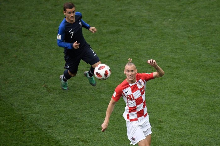 França goleia Croácia na final e é bicampeã da Copa, Esportes