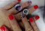 Grupo de mulheres no Facebook pinta unhas com adesivos de Roberto Carlos todos os sábados 
