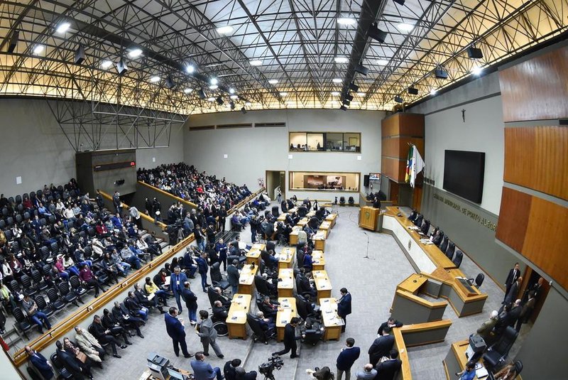 Câmara de Porto Alegre vota previdência e IPTU.