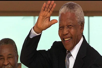  Vídeo em homenagem a Nelson Mandela.