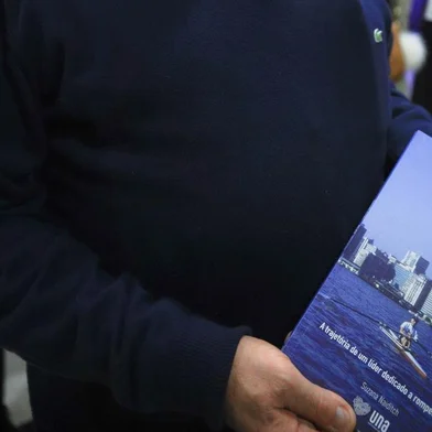 PORTO ALEGRE, RS, BRASIL, 16/07/2018: A ADVB/RS recebe o lançamento do livro 50 METROS A MAIS..., que conta a trajetória de Anton Karl Biedermann. Na foto: Antônio HohlfeldtIndexador: ISADORA NEUMANN