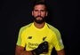 Erro de Alisson em jogo do Liverpool gera memes nas redes sociais