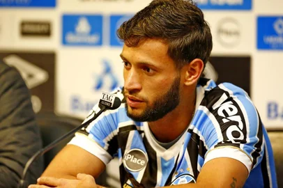  PORTO ALEGRE, RS, BRASIL - 24/07/2018 - Apresentação do lateral Juninho Capixaba, nova contratação do Grêmio.