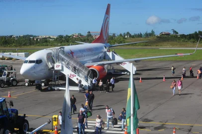  CAXIAS DO SUL, RS, BRASIL (12/02/2018) Aeroporto Hugo Cantergiani assinala 30 anos da instalação da linha aérea Caxias do Sul/São Paulo. Na imagem, a chegada do avião da GOL às 10:30 da manhã.     (Roni Rigon/Pioneiro).
