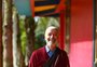 "A espiritualidade nos leva a duvidar das certezas", diz líder budista Lama Padma Samten