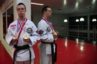  CAXIAS DO SUL, RS, BRASIL, 29/07/2018 - Matheus Rocha, portador de Sindrome de Down, é campeão Mundial de Taekwondo em armas, nos Estados Unidos. (Marcelo Casagrande/Agência RBS)
