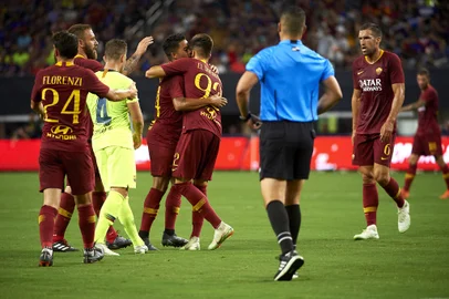 Arthur no jogo entre Barcelona e Roma
