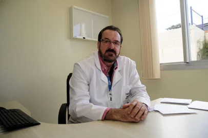 CAXIAS DO SUL, RS, BRASIL, 31/072018 - Desde a implantação do procedimento no Hospital Geral, 65 pessoas já fizeram bariátrica. NA FOTO: coordenador médico do Serviço de Cirurgia Bariátrica do HG, Henrique Giovanardi. (Marcelo Casagrande/Agência RBS)