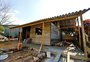 Empresa vende casas pré-prontas, cobra adiantado e não entrega imóveis na Região Metropolitana