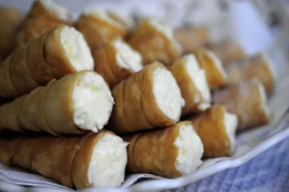  CAXIAS DO SUL, RS, BRASIL, 06/07/2018 - A treceira reportagem da série Pitadas de Sabor apresenta os famosos canudinhos de Galópolis. Maurilia Darolt aprendeu com a mãe a receita da massa e dos recheios, que pode ser doce ou salgado. (Marcelo casagrande/Agência RBS)