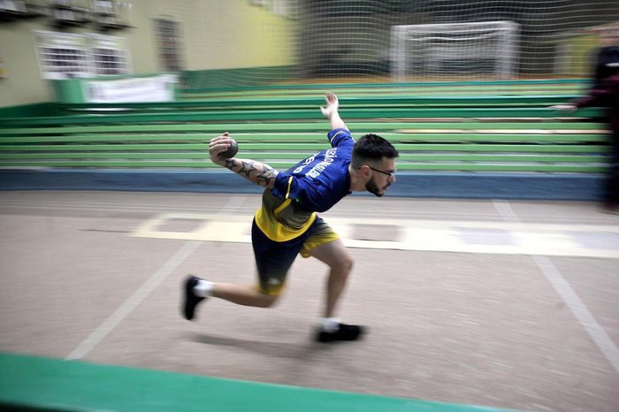 Atletas olímpicos voltam a treinar em Porto Alegre - 11/05/2020 - UOL  Esporte