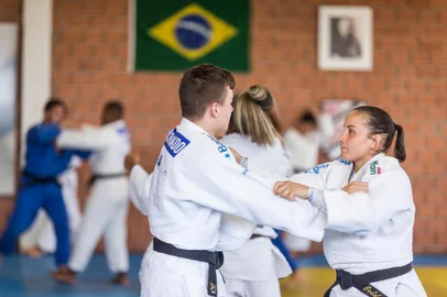  PORTO ALEGRE, RS, BRASIL, 08/01/2018 : Os judocas da Sogipa, clube que teve as maiores conquistas do Brasil em 2017, voltam a treinar de olho nas principais competições da temporada. Na foto os 11 atletas da Sogipa que integram a seleção brasileira adulta. (Omar Freitas/Agência RBS)Indexador: Omar Freitas