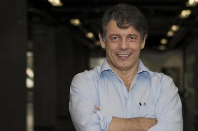 Marcelo Viana, diretor do Impa que foi premiado na França, quer popularizar matemática e valorizar jovens cientistas 