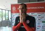 Com sequência invicta no Inter, Lomba divide méritos com o time: "Os pontas ajudam muito na marcação"