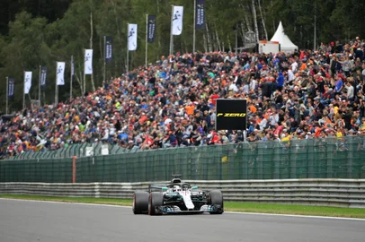 Mercedes British driver Lewis Hamilton competes during the qualifying session at the Spa-Francorchamps circuit in Spa on August 25, 2018 ahead of the Belgian Formula One Grand Prix. / AFP PHOTO / EMMANUEL DUNAND