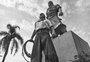 Tendo Paixão Côrtes como modelo, estátua do Laçador foi inaugurada em 1958
