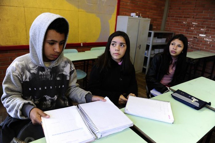 Escola estadual de São Carlos desmatricula 90 alunos por faltas em