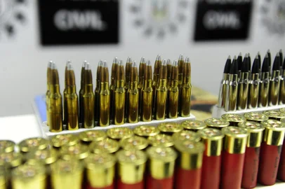  CAXIAS DO SUL, RS, BRASIL, 30/08/2018 - Operação feita pelo DENARC desarticulou quadrilha que assaltava bancos. Foram apreedindos munição, armas e explosivos. (FOTOGRAFO: RONALDO BERNARDI / AGENCIA RBS)
