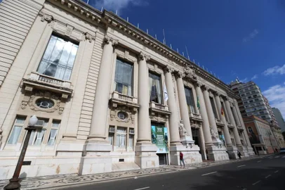  PORTO ALEGRE, RS, BRASIL,  16-05-2018. Fotos atualizadas das fachadas do Palácio Piratini (FOTO), da Assembleia Legislativa e do Tribunal de Justiça do Estado. (FERNANDO GOMES/AGÊNCIA RBS)