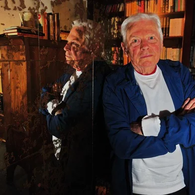  Ivo Bender, o mais importante dramaturgo gaúcho vivo, que está completando 75 anos.