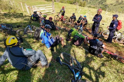  Os 11 ciclistas que haviam se perdido no Cânion Josafaz, no interior de São Francisco de Paula, foram encontrado por volta das 8h45min deste sábado (8). O grupo, de Bento Gonçalves e Garibaldi, estava perdido desde o início da noite desta sexta-feira (7).