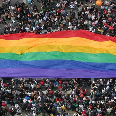 16º Parada do Orgulho LGBT em SPSP - PARADA/LGBT  - GERAL - Participantes da 16ª Parada do Orgulho LGBT (Lésbicas, Gays, Bissexuais, Travestis, Transexuais e Transgêneros) percorrem a   Avenida Paulista, em São Paulo, neste domingo (10).   10/06/2012 - Foto: PAULO LIEBERT/AGÊNCIA ESTADO/AEEditoria: GERALLocal: SÃO PAULOIndexador: PAULO LIEBERTFotógrafo: AGÊNCIA ESTADO