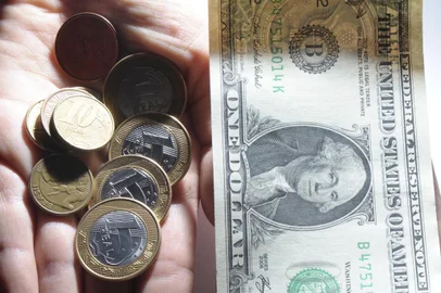  Blumenau - SC - Brasil - 13092018 - Valorização do Dolar frente ao Real para superedição.