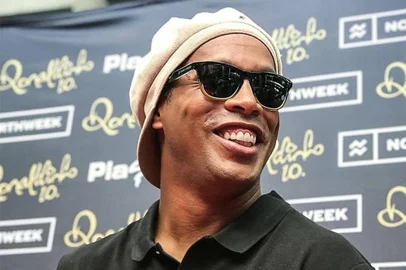 namoradas, Plásticas, presentes, Ronaldinho Gaúcho, dgol, holofote