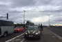Motoristas sofrem tentativa de assalto durante congestionamento na freeway