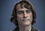 Primeiras fotos de Joaquin Phoenix como Coringa são divulgadas