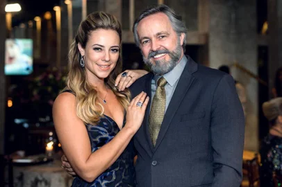 **Foto exclusiva para a coluna Sinal Aberto Carolina (Paolla Oliveira ) e marido  Evandro Campanella (Ricardo Ripa ). 