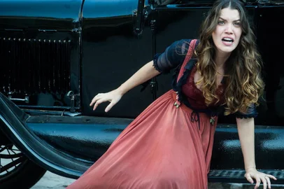 orgulho e paixão,  Elisabeta (Nathalia Dill) 