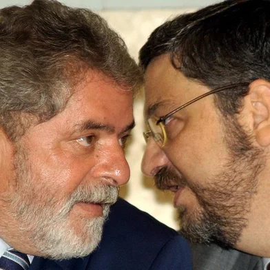 Presidente Luiz Inácio Lula da Silva (E) e o ministro da Fazenda Antonio Palocci durante a reunião do Conselho de Desenvolvimento Econômico e Social, o Conselhão.#PÁGINA:06 Fonte: ABR Fotógrafo: ANTONIO CRUZ