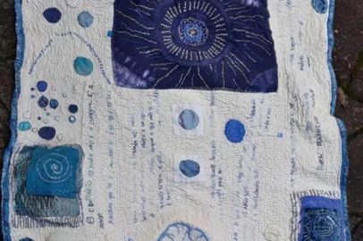 Exposição ENTRE - - - TECER, organizada por Sinara Maria Boone, que abrirá em 4 de outubro de 2018, na Galeria de Arte do Campus 8 da UCS.
