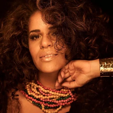 Cantora Anaadi (Ana Lonardi), ex-participante do The Voice Brasil, lança álbum. Crédito da foto: Raul Krebs, divulgação