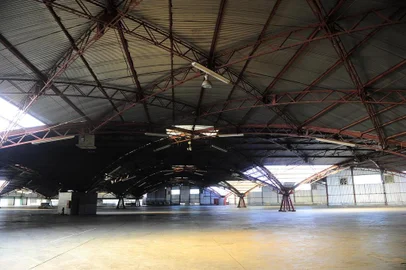 CAXIAS DO SUL, RS, BRASIL, 28/05/2013. Apresentação do novo layout para a 30ª edição da Festa Nacional da Uva. Entre as novidades, está a distribuição dos estandes entre os Pavilhões 1 e 2, dando mais amplitude aos corredores e maior visibilidade dos estandes público, além de novos acessos aos visitantes. Na foto, vista interna do Pavilhão 2. (Porthus/Pioneiro)