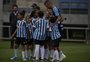 Crianças "invadem" treino do Grêmio e fazem a festa com jogadores