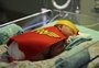 VÍDEO: UTI Neonatal de hospital de Porto Alegre vira QG da Liga da Justiça