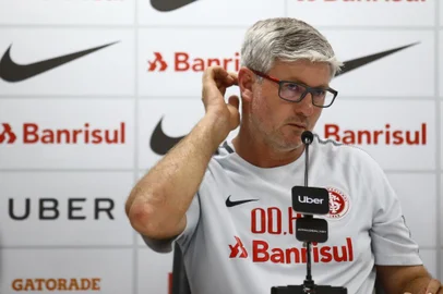  PORTO ALEGRE, RS, BRASIL, 12-10-2018. Técnico do Inter Odair Hellmann faz coletiva de imprensa no CT Parque Gigante. (LAURO ALVES/AGÊNCIA RBS)