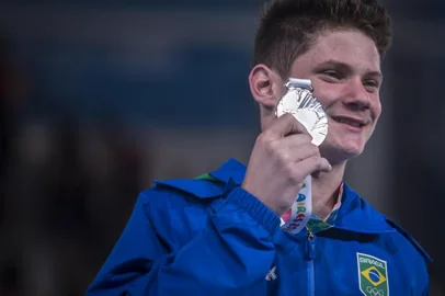  Jogos Olimpicos da Juventude Buenos Aires 2018 â 15/10/2018 - Jogos Olimpicos da Juventude 2018 - Na foto Na foto Diogo Soares conquista a medalha de prata Ginastica Artistica. Foto: Jonne Roriz/Exemplus/COBLocal: Buenos AiresFonte: Jonne Roriz/Exemplus/COB