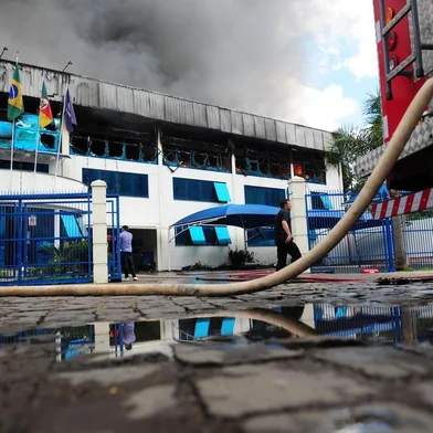  CAXIAS DO SUL, RS, BRASIL, 16/10/2018Incêndio na empresa Dalmac no bairro São José. (Lucas Amorelli/Agência RBS)