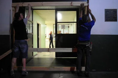  CAXIAS DO SUL, RS, BRASIL 17/10/2018Pronto-Atendimento 24h, o Postão, de Caxias do Sul fecha para reformas e ampliação. Duas horas que antecederam o fechamento foram de pouco movimento na unidade. Servidores que estavam de plantão no local lamentaram a medida, pacientes também. (Felipe Nyland/Agência RBS)