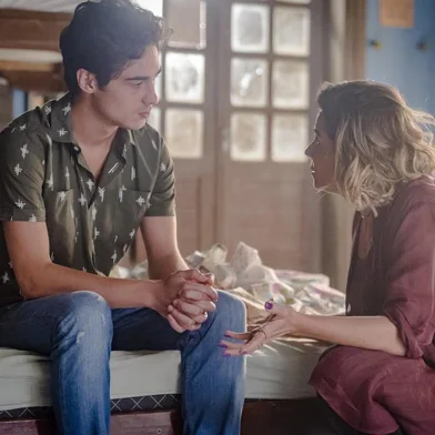 segundo sol,  Luzia (Giovanna Antonelli) e Valentim (Danilo Mesquita