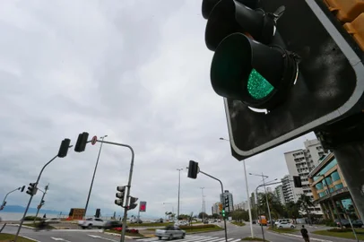  FLORIANÓPOLIS, SC, BRASIL, 29/08/2018: Implantação do sistema de controle de semáforos.(Foto: CRISTIANO ESTRELA / DIÁRIO CATARINENSE)