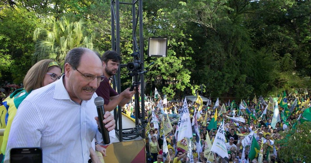 Sartori foi o principal orador da manifestação em favor de Bolsonaro no RS